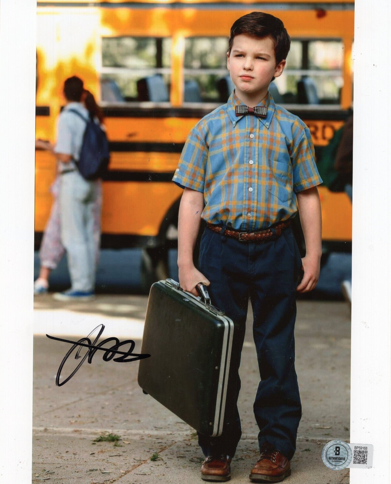 Iain Armitage Young Sheldon Cooper Bang Signed 8x10 Photo w/Beckett COA BP59168