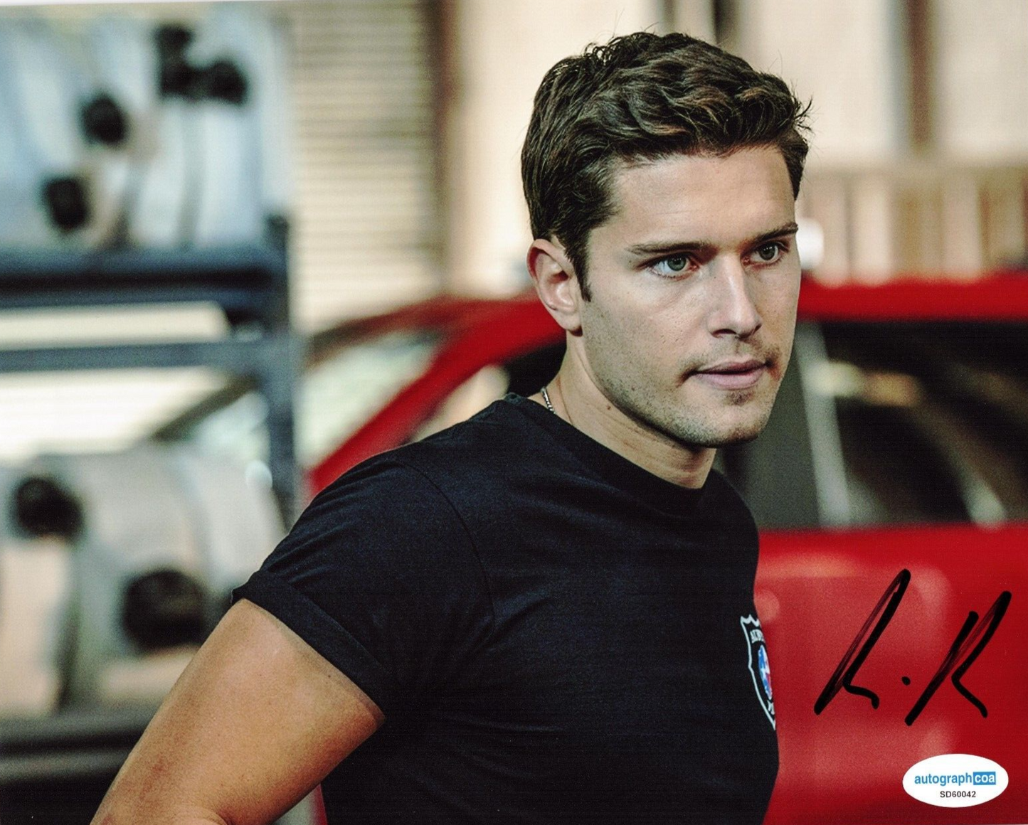 Ronen Rubinstein T.K. Strand 9-1-1-: Lone Star Signed 8x10 Photo w/ACOA SD60042