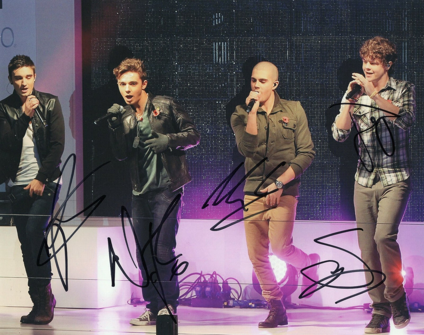Group Signed 8x10 Photo w/COA U.K. Band All Time Low Heart Vacancy #1