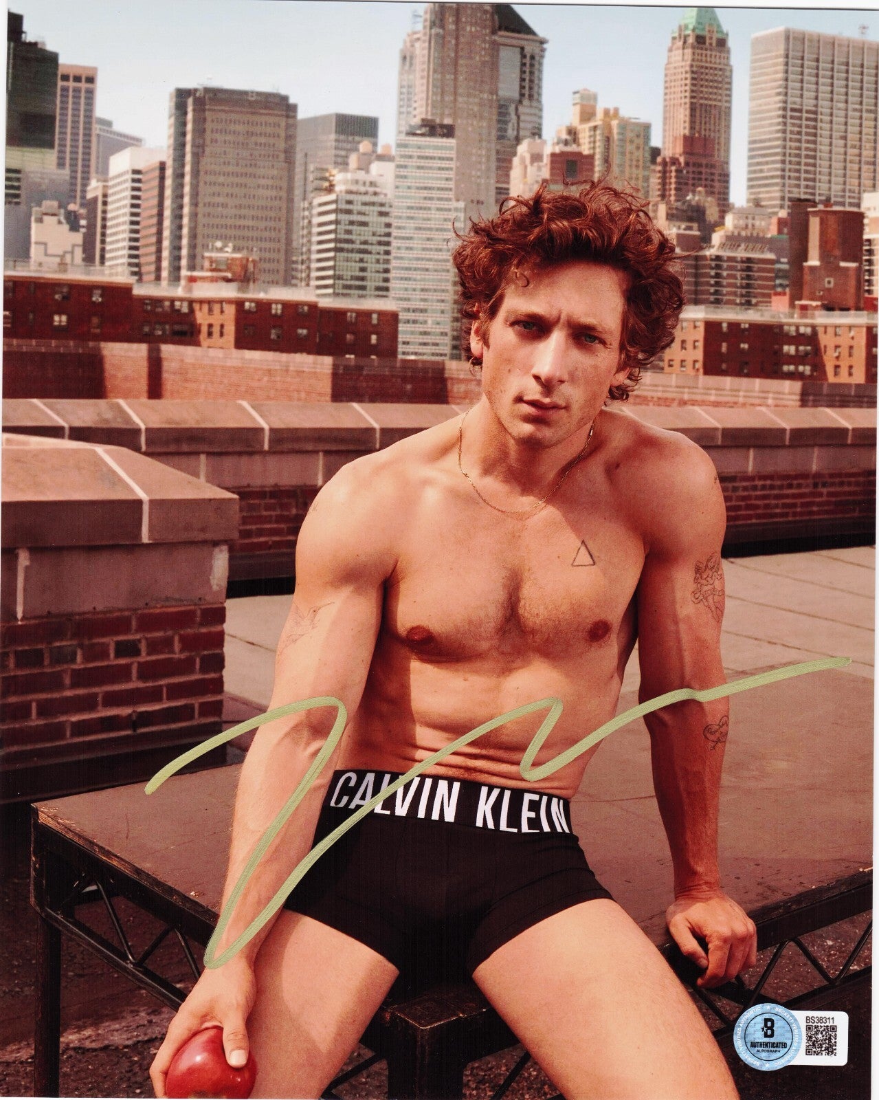 Jeremy Allen White Signed Sexy Shameless The Bear 8x10 Photo W/Beckett BS38311