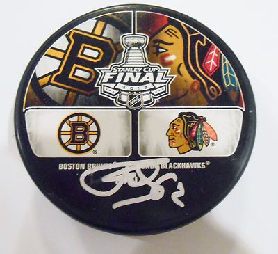 Michael Frolik Signed 2013 Stanley Cup Logo Puck w/COA Bruins Blackhawks