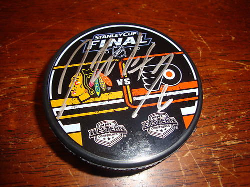 Jordan Hendry 2010 Stanley Cup Signed Puck w/coa Hawks