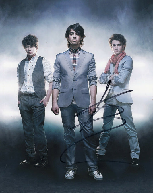 Kevin Jonas Jonas Brothers Signed 8x10 Photo w/COA Pop Rock Band #1