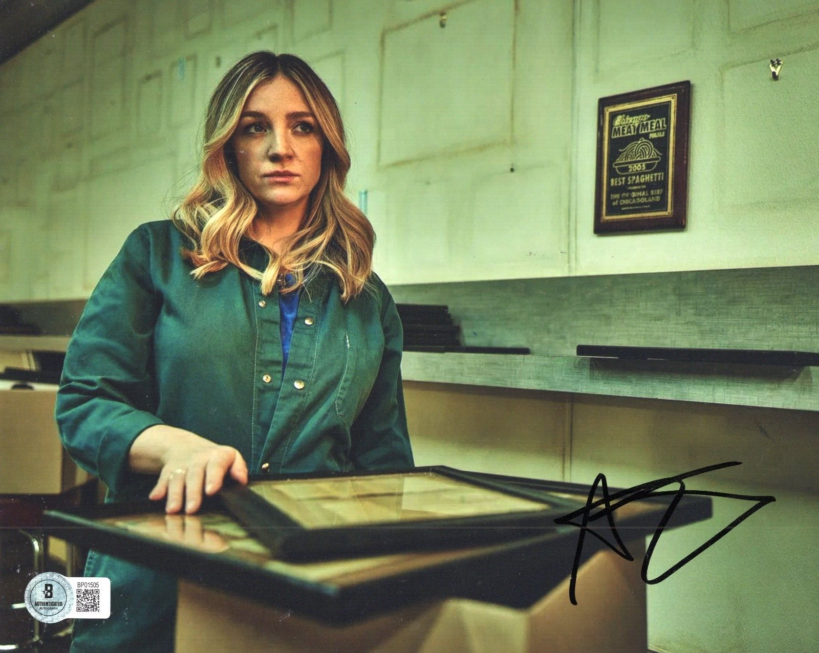 Abby Elliott Sugar The Bear Natalie Signed 8x10 Photo w/Beckett COA BP01505