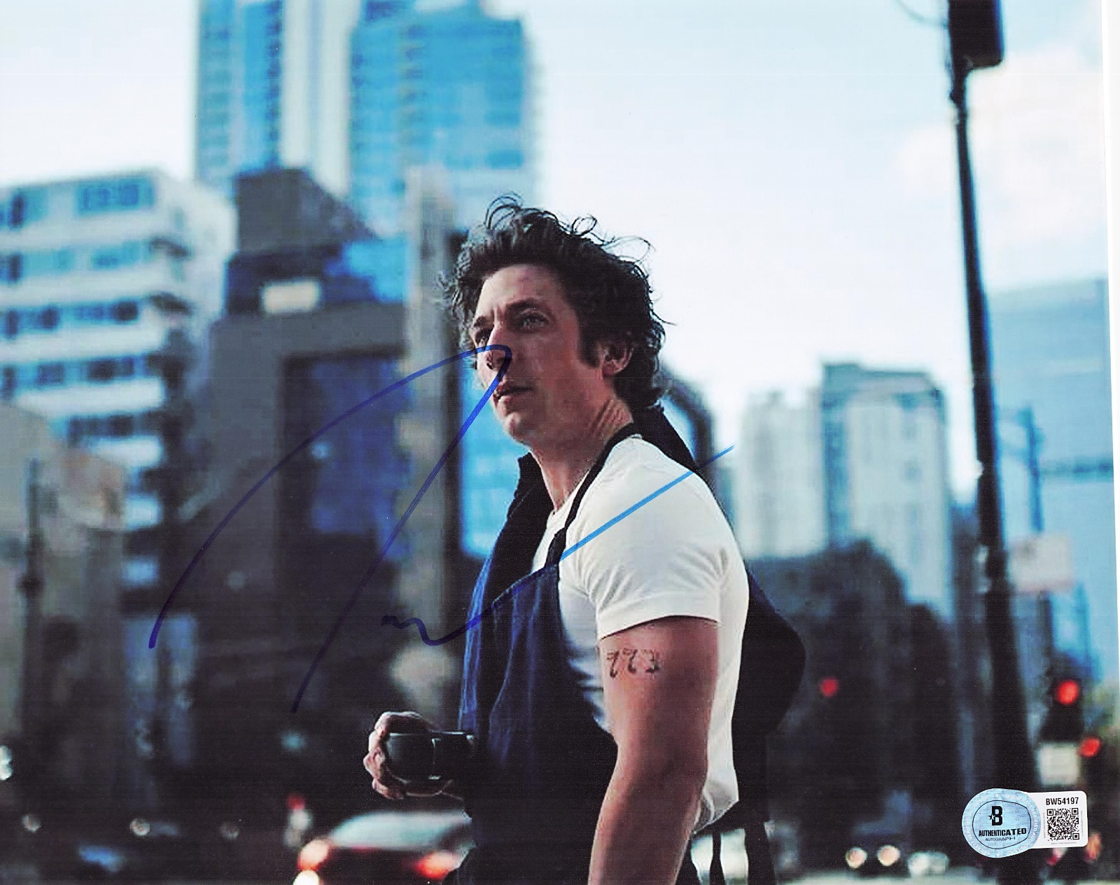 Jeremy Allen White Signed Carmy The Bear Yes Chef 8x10 Photo w/Beckett BW54197