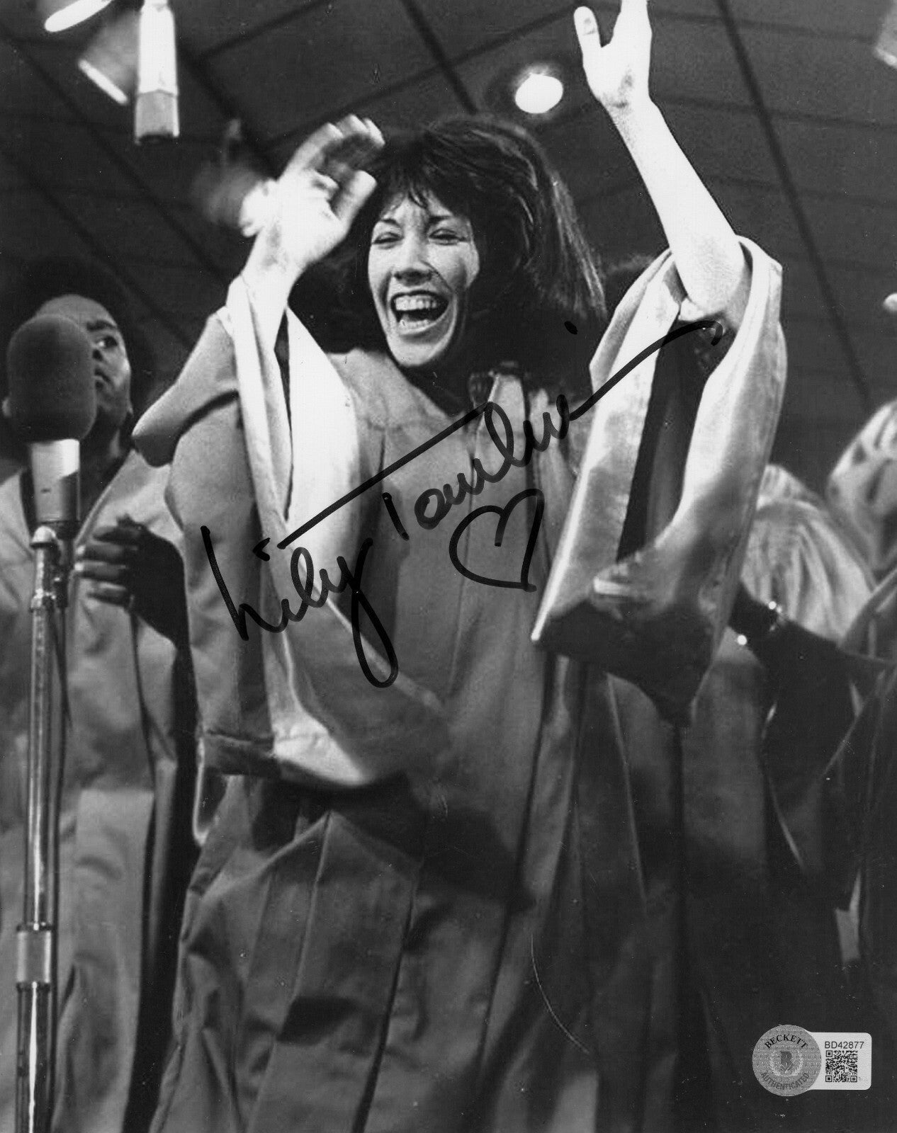 Lily Tomlin Signed 9 to 5 Movie Star 8x10 Photo w/Beckett COA BD42877