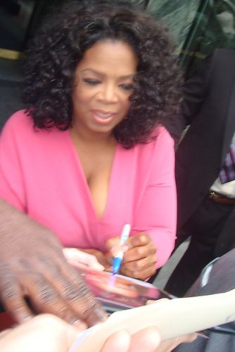 Oprah Winfrey Signed Magazine w/COA Chicago Proof B