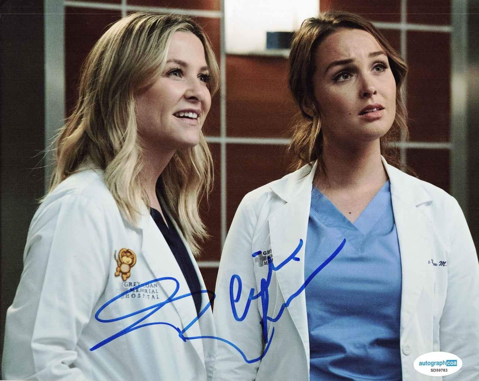 Camilla Luddington & Jessica Capshaw Grey's Anatomy 8x10 Photo w/ACOA SD59783