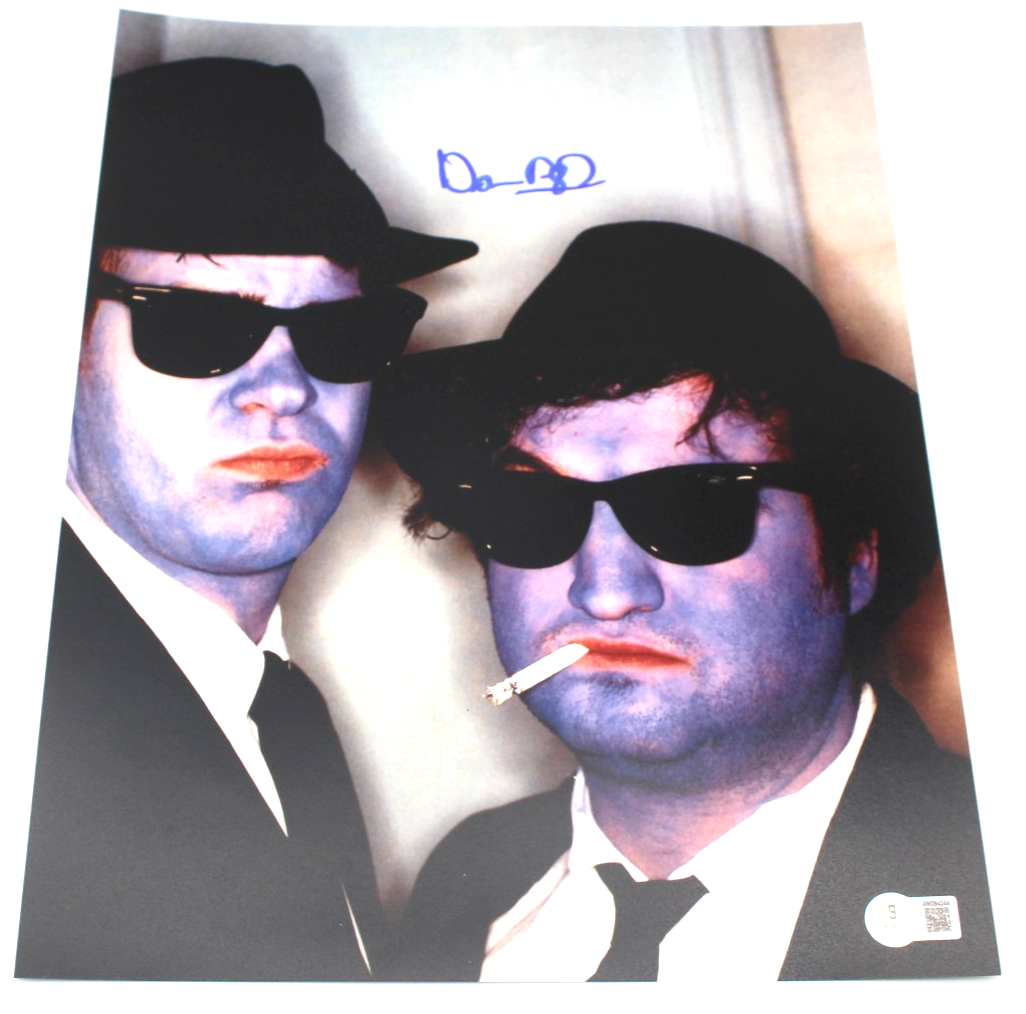 Dan Aykroyd Signed Blues Brothers Elwood 11x14 Photo w/Beckett COA 4W094244