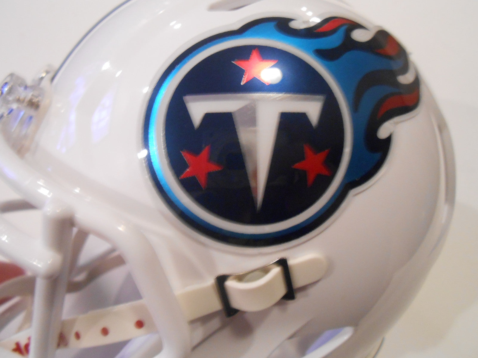 Tennessee Titans Custom Speed Mini Helmet with Chrome Decals Marcus Mariota #8