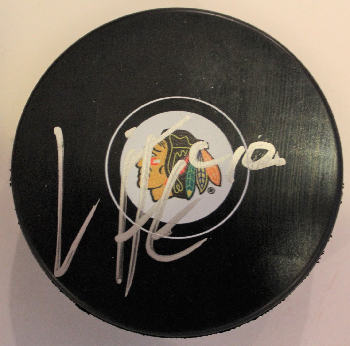 Vinnie Hinostroza Signed Chicago Blackhawks Logo Puck w/COA 2017-18 #2