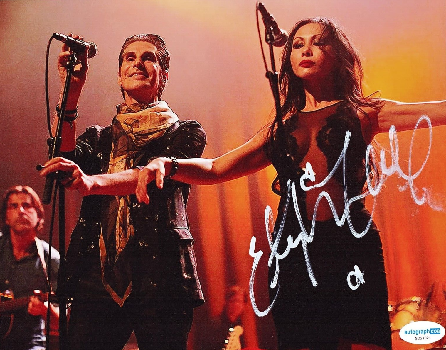 Etty Lau Farrell Signed 8x10 Photo Power Rangers Janes Addiction w/ACOA SD27021