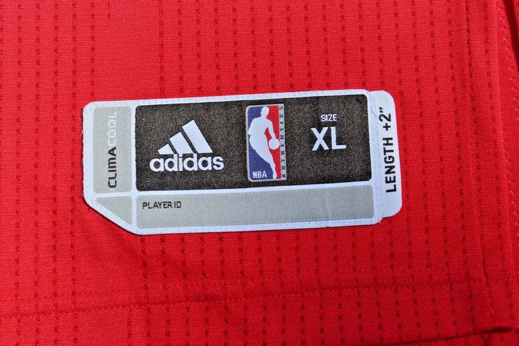 Lauri Markkanen Signed Chicago Bulls Authentic XL Basketball Jersey w/COA