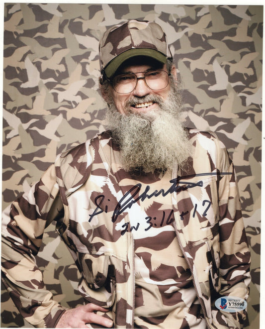 Si Robertson Signed Duck Dynasty TV Show 8x10 Photo w/Beckett COA Y75590