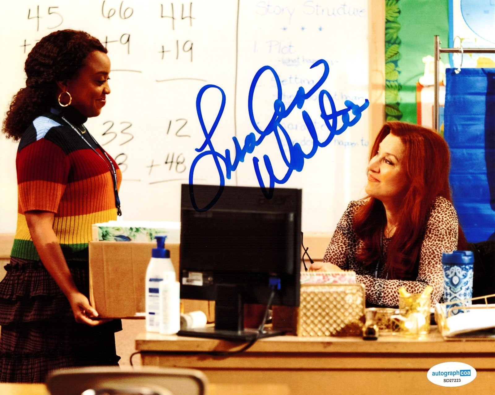 Lisa Ann Walter Signed Abbott Elementary Melissa 8x10 Photo w/ACOA SD27223