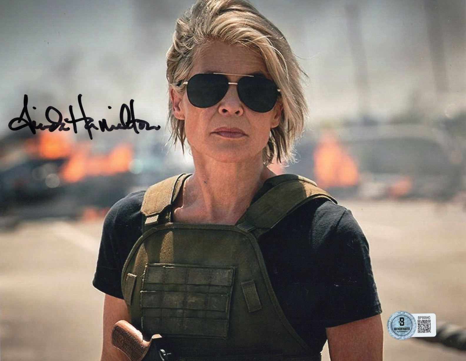 Linda Hamilton Terminator Sarah Connor Signed 8x10 Photo w/Beckett COA BP89940
