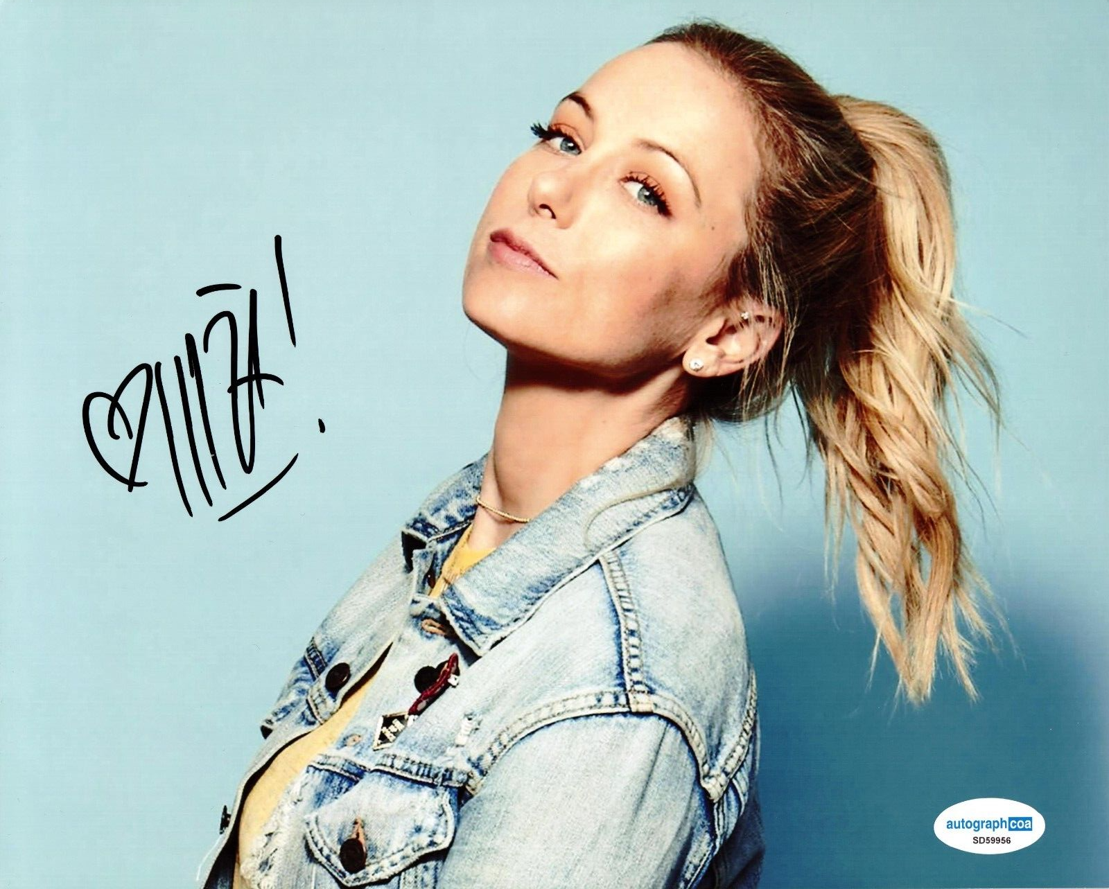 Iliza Shlesinger Last Comic Standing Signed 8x10 Photo w/ACOA SD59956