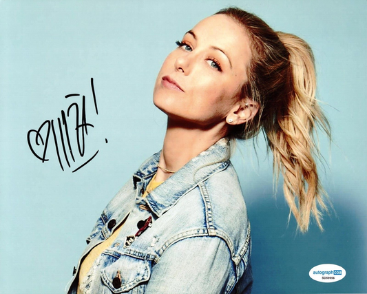 Iliza Shlesinger Last Comic Standing Signed 8x10 Photo w/ACOA SD59956