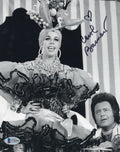 Carol Burnett Annie Carol Burnett Show Signed 8x10 Photo w/Beckett COA Y76344