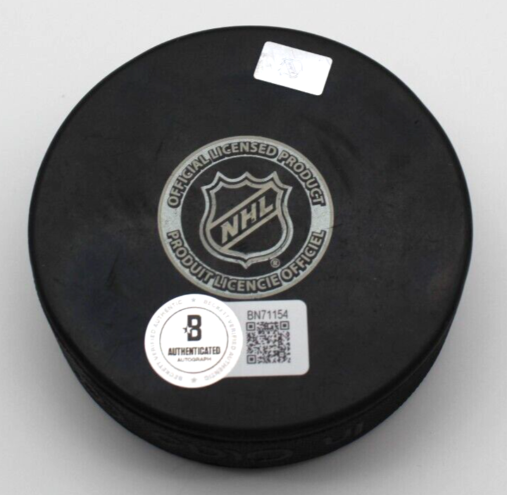 Jonathan Toews Signed Chicago Blackhawks Hockey Puck w/Beckett COA BN71154