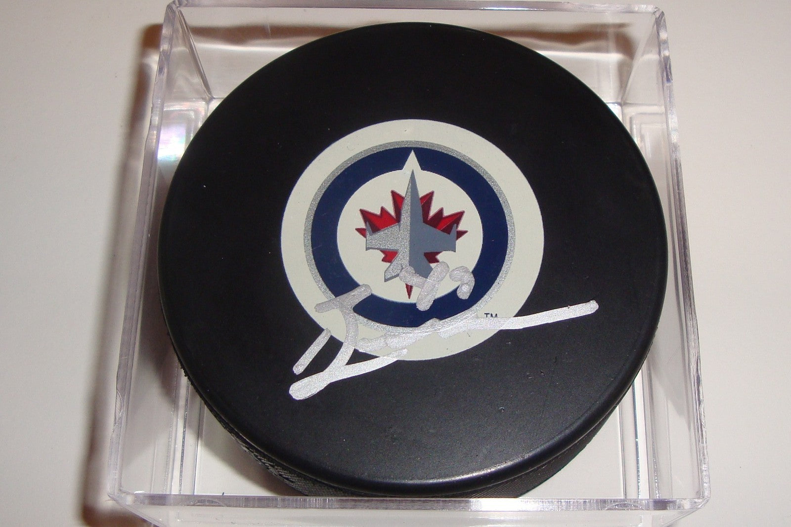 Ben Maxwell Signed Puck w/COA Winnipeg Jets Autograph Souvenir 2011