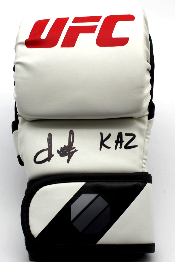 Alibi Idiris Signed UFC Training Glove MMA w/Beckett COA BAS BT56311