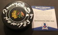Bobby Hull Signed Chicago Blackhawks Game Hockey Puck w/Beckett COA Y04533