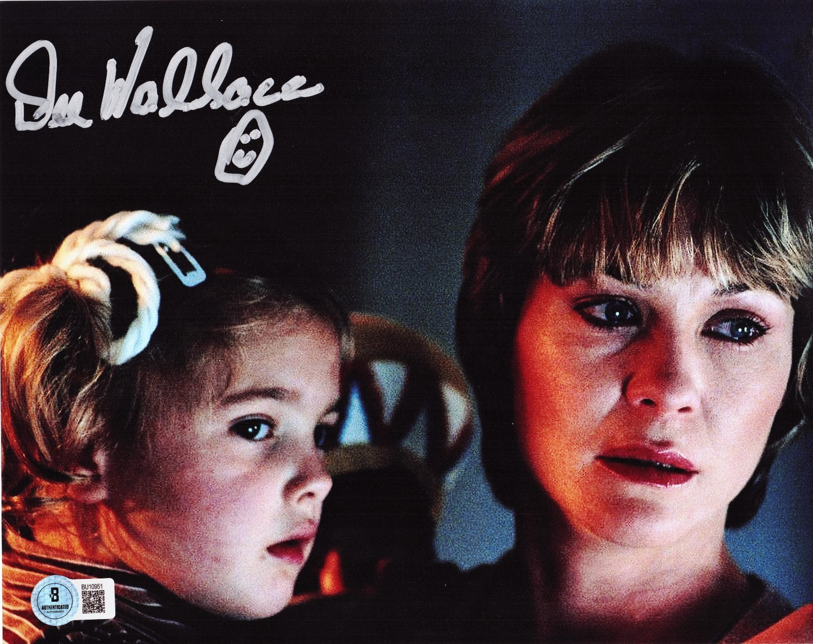 Dee Wallace Signed E.T. Extra Terrrestrial 8x10 Photo W/Beckett COA BU10951