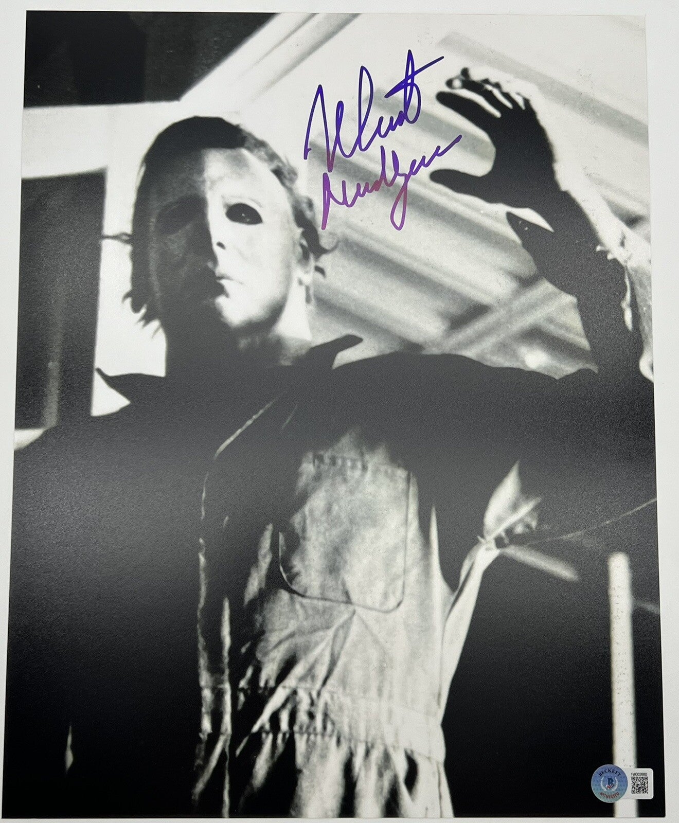 Nick Castle Signed Halloween Movie Michael Myers 11x14 Photo w/Beckett COA