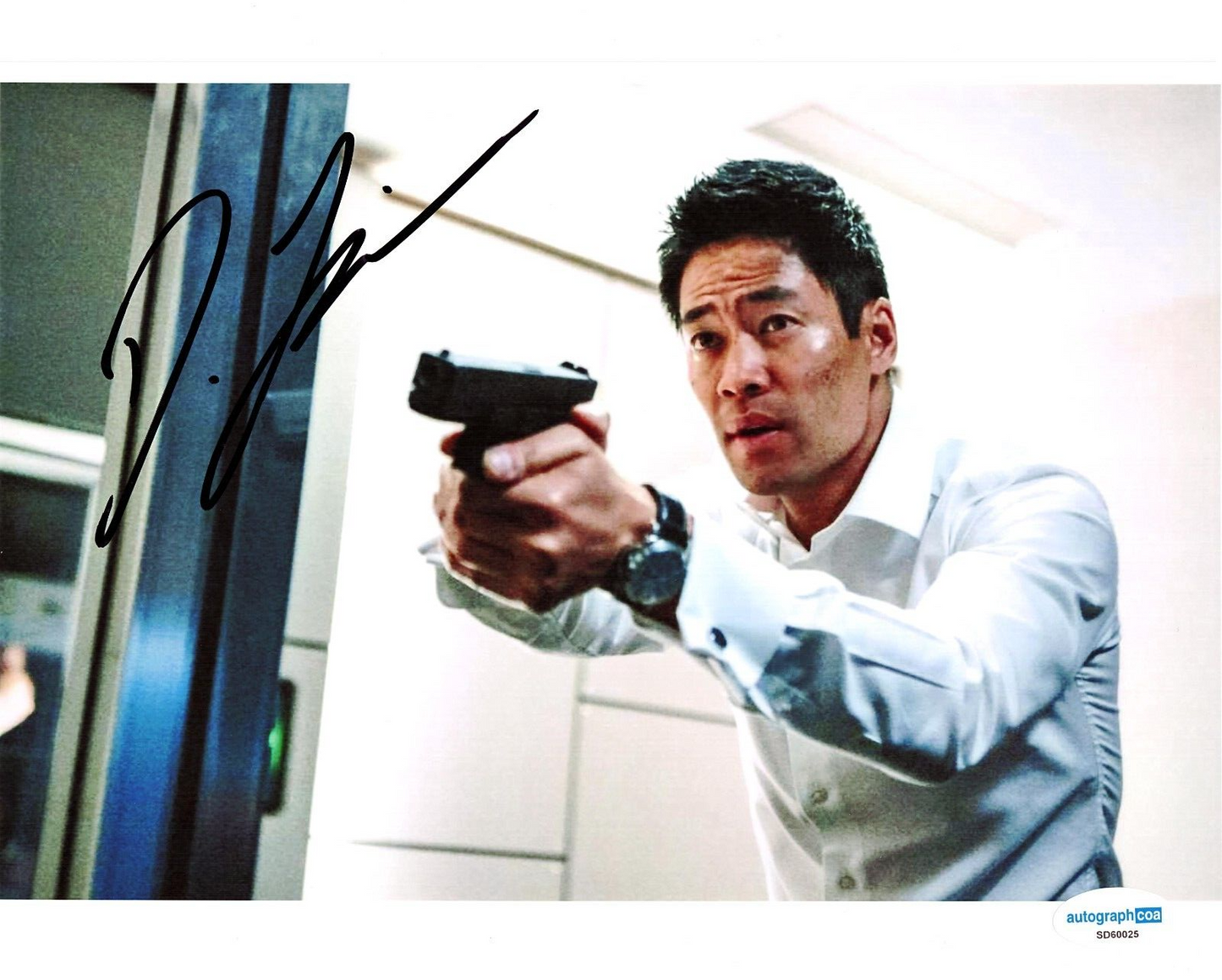 David Lim S.W.A.T. TV Show Victor Tran SWAT Signed 8x10 Photo w/ACOA SD60025