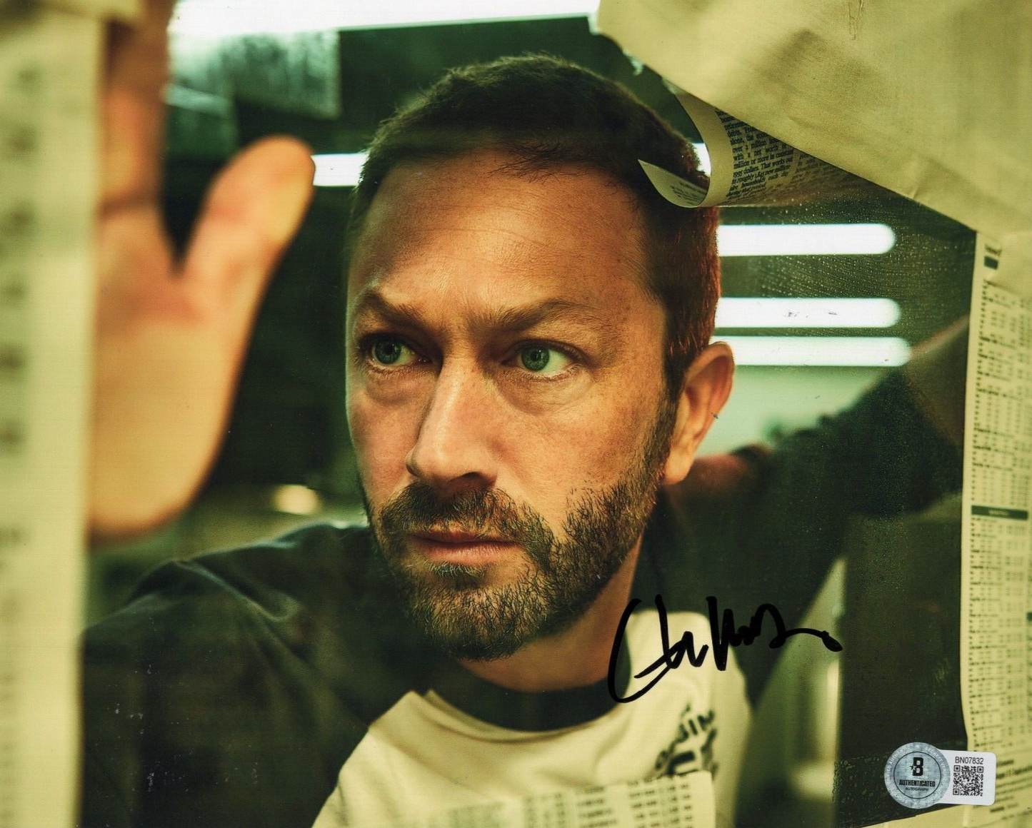 Ebon Moss Bachrach Cousin Ritchie Bear TV Signed 8x10 Photo w/Beckett BN07832