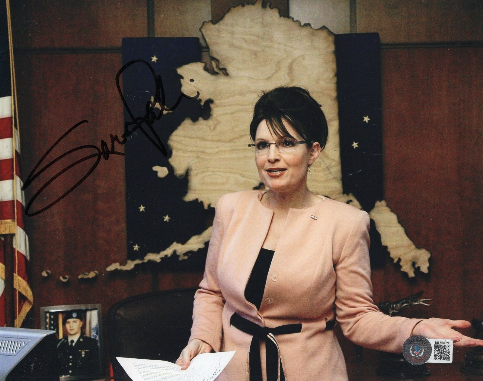 Sarah Palin Signed Alaska Governor Politics 8x10 Photo w/Beckett BAS COA BB76879