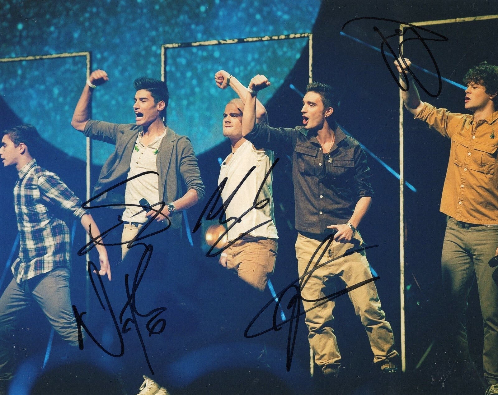 Group Signed 8x10 Photo w/COA U.K. Band All Time Low Heart Vacancy #2