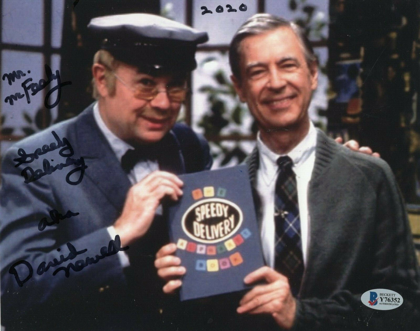 David Newell Mr. Rogers Neighborhood Signed 8x10 Photo w/Beckett COA Y76352