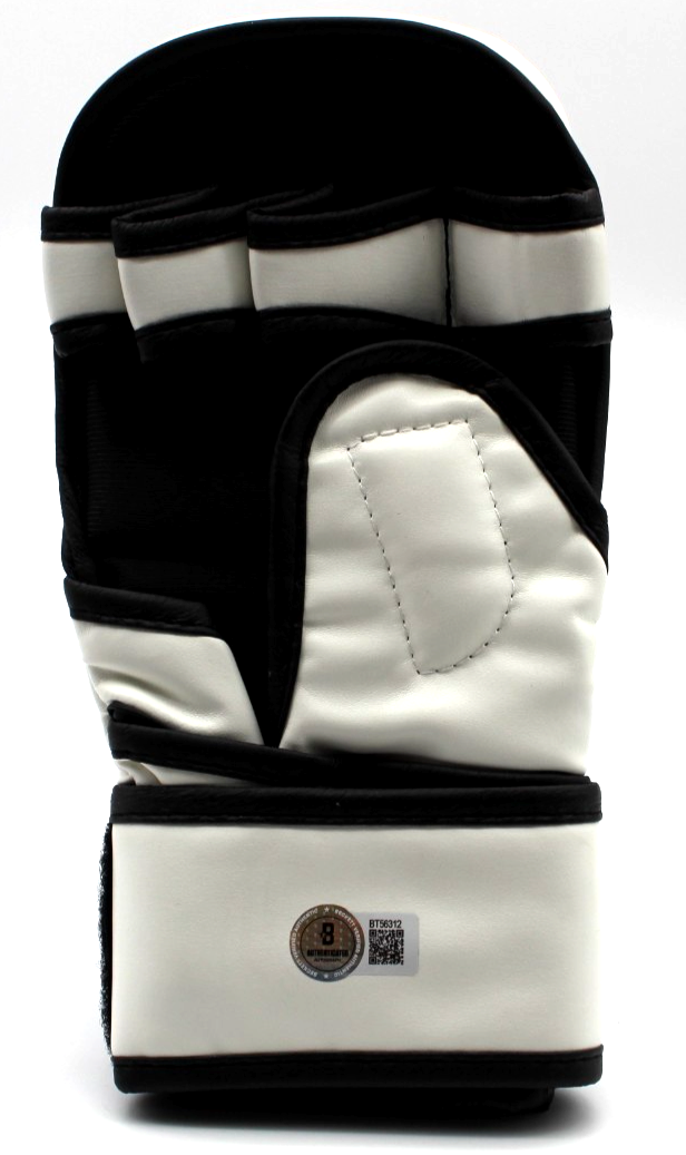 Jessica Andrade Signed UFC Training Glove MMA w/Beckett COA BAS BT56312