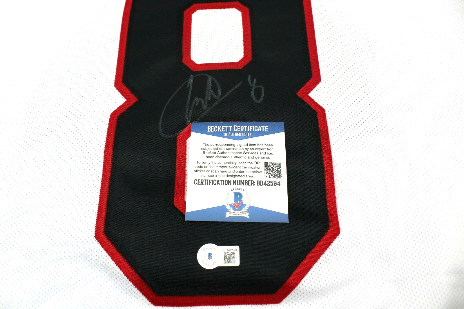Dominik Kubalik Signed Chicago Blackhawks Jersey Size Med w/Beckett COA BD42594