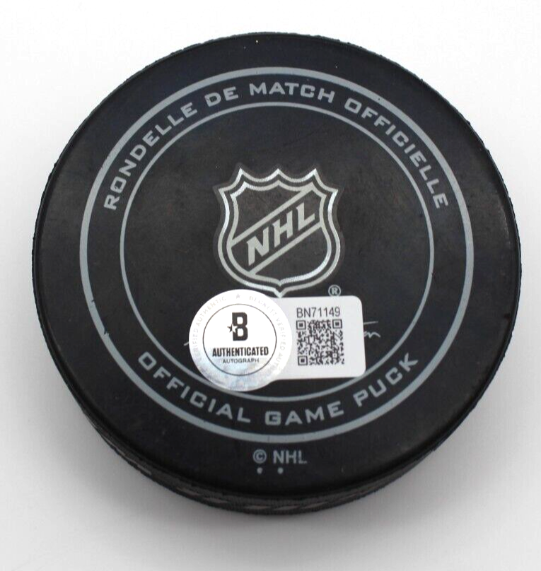 Jonathan Toews Signed Chicago Blackhawks Game Hockey Puck w/Beckett COA BN71149