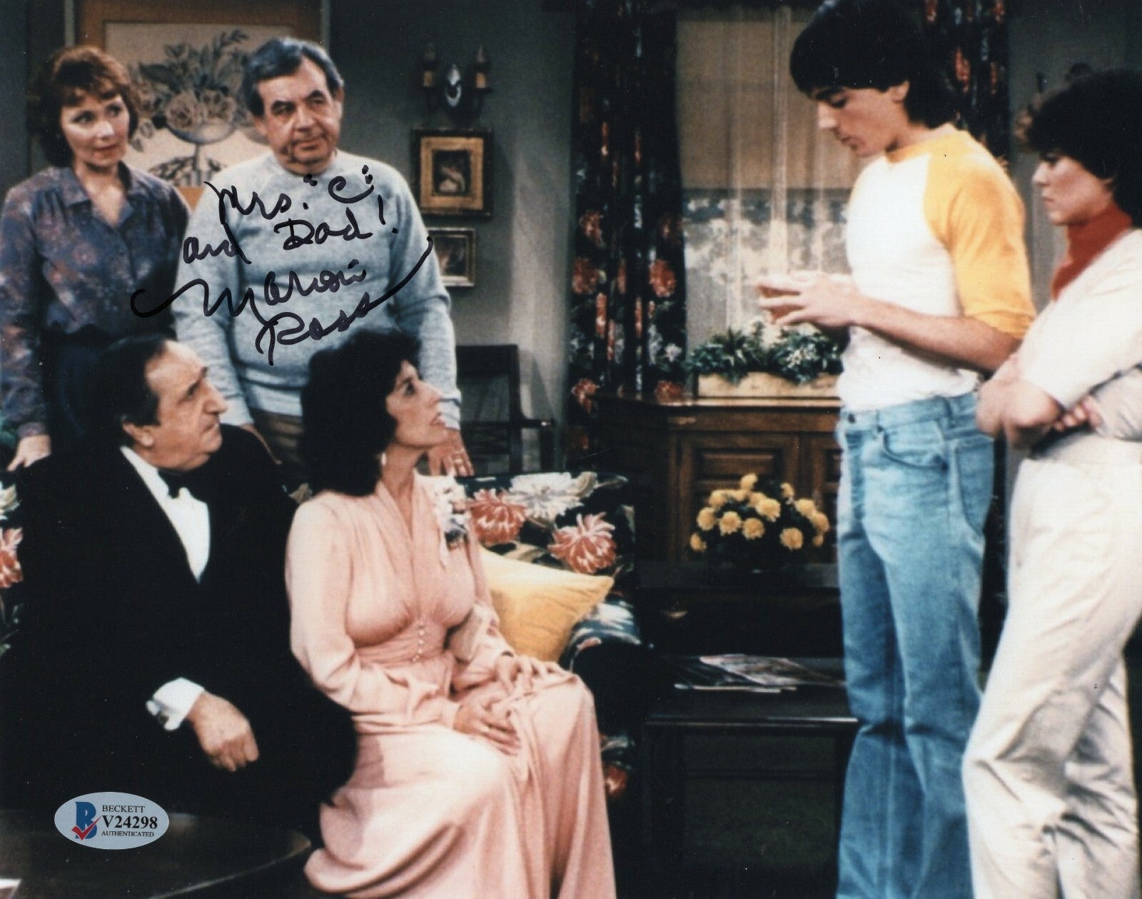 Marion Ross Signed Happy Days Mr's Cunningham 8x10 Photo w/Beckett COA V24298