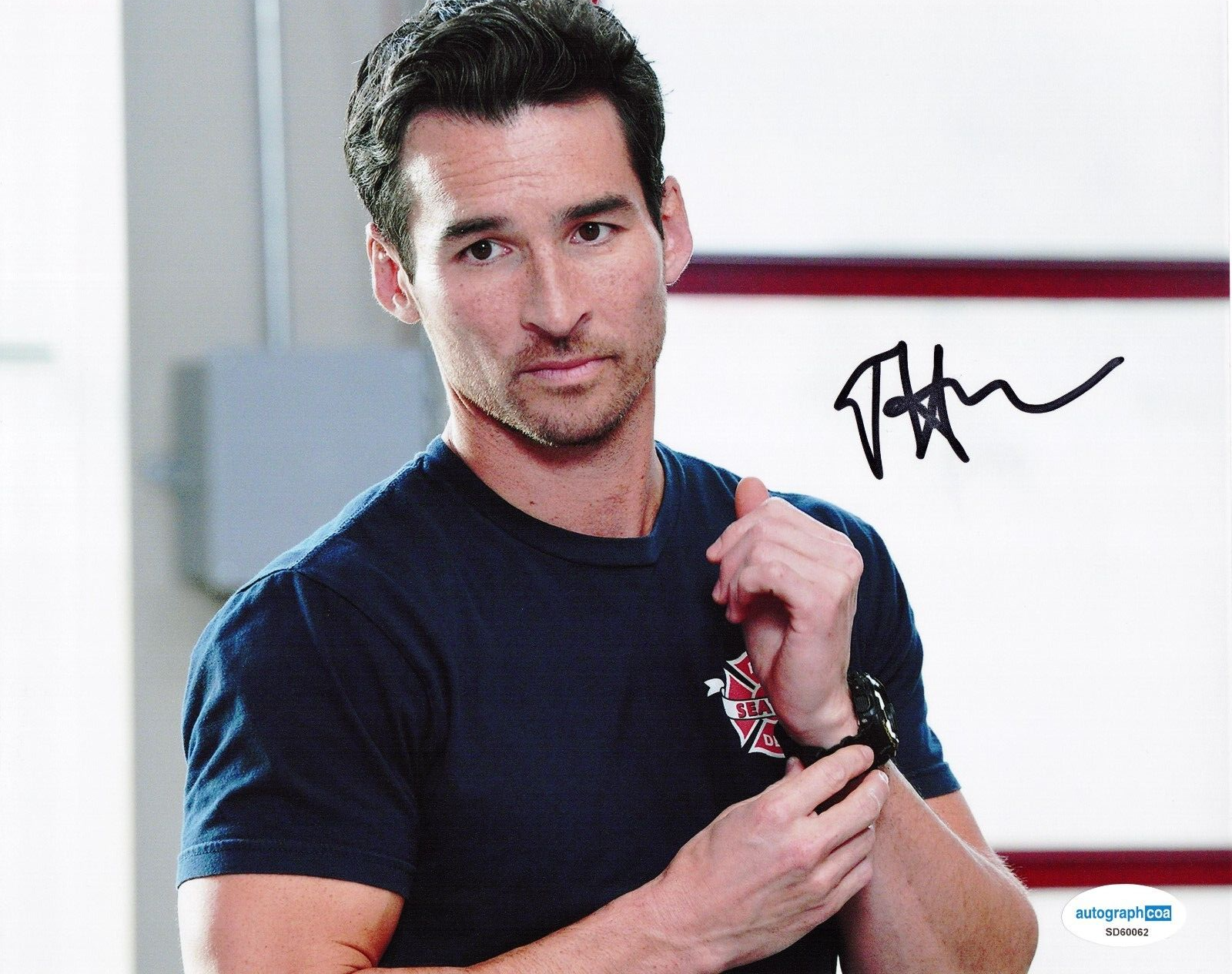 Jay Hayden Station 19 Travis Montgomery Signed 8x10 Photo w/ACOA SD60062