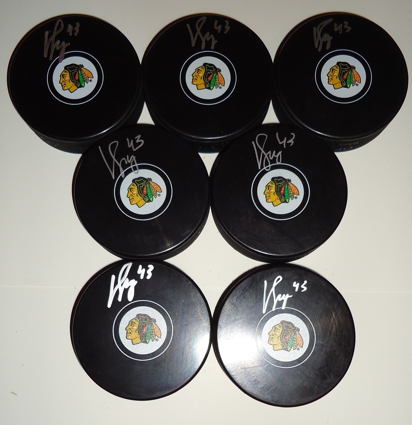 Viktor Svedberg signed 2015-16 Chicago Blackhawks souvenir hockey puck w/coa #43