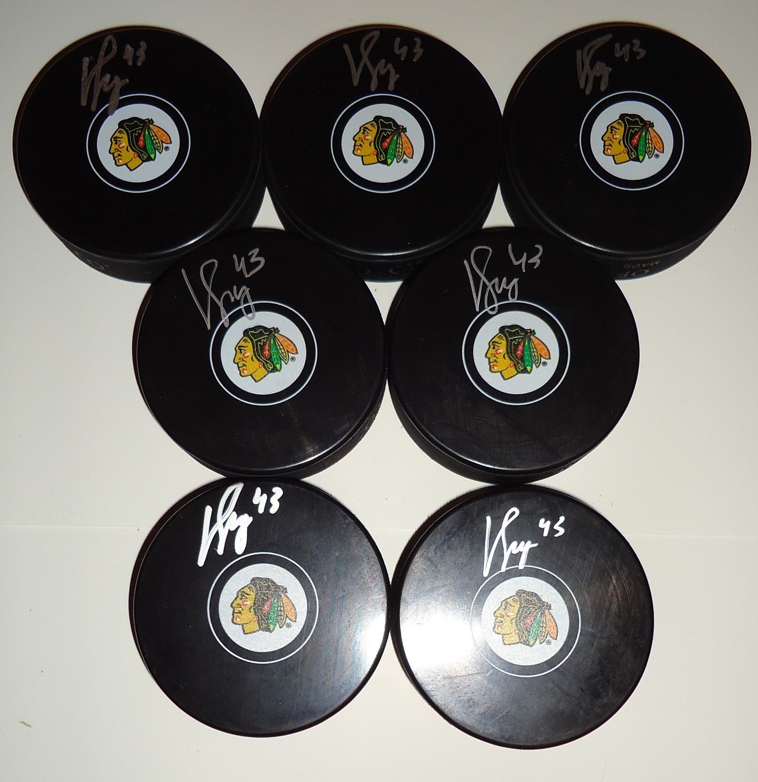 Viktor Svedberg signed 2015-16 Chicago Blackhawks souvenir hockey puck w/coa #43
