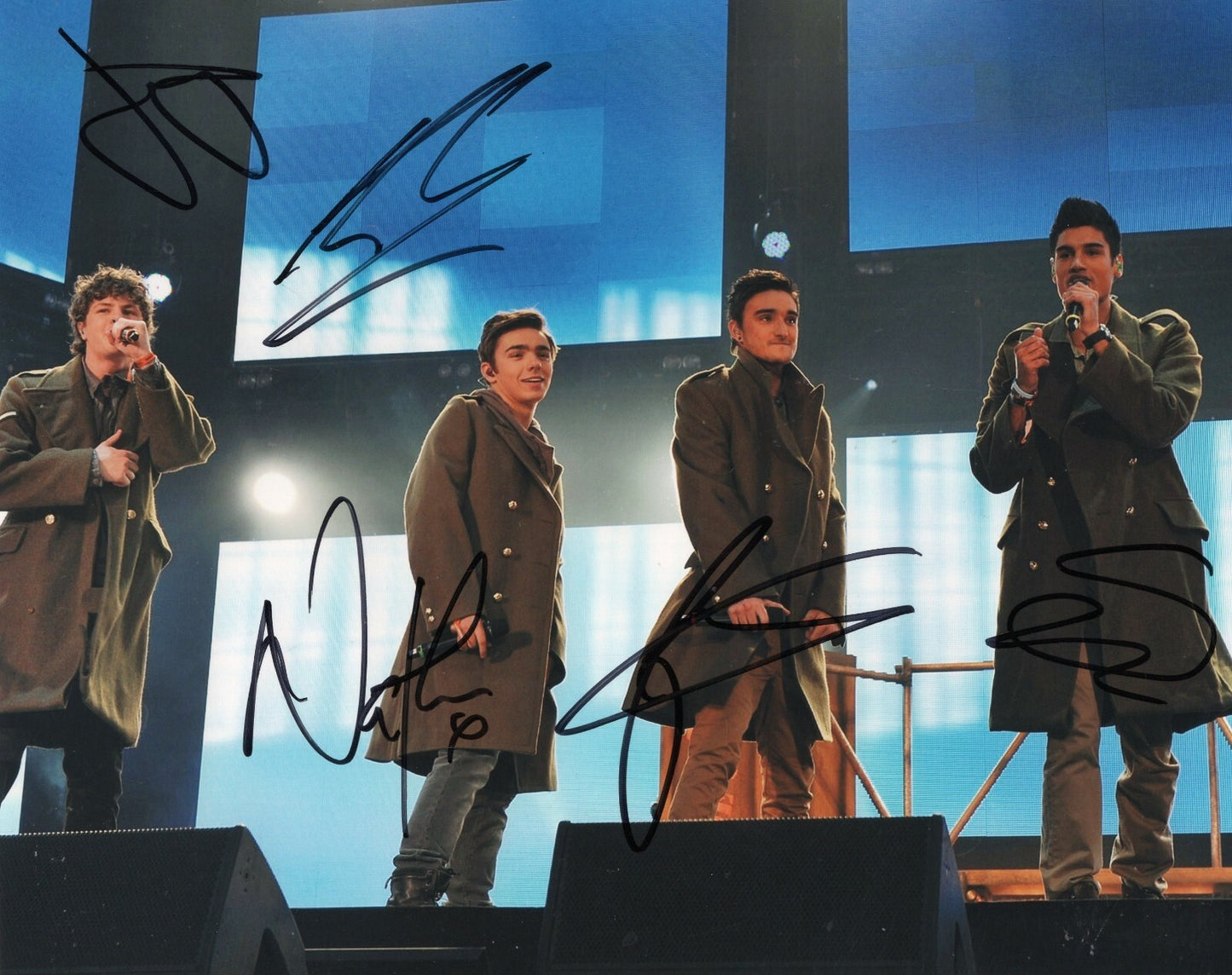 Group Signed 8x10 Photo w/COA U.K. Band All Time Low Heart Vacancy #4