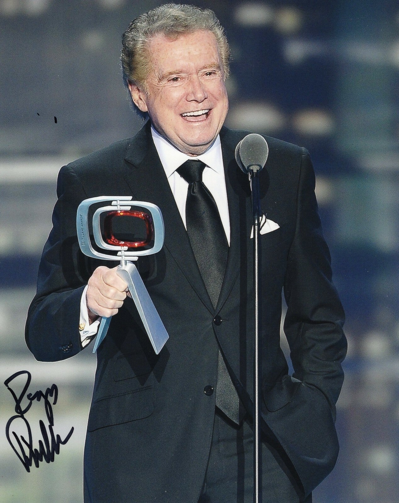 Regis Philbin Signed 8x10 Photo w/ COA Who Wants To Be A Millionaire #5