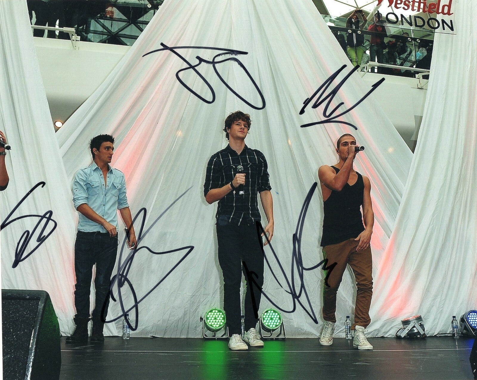 Group Signed 8x10 Photo w/COA U.K. Band All Time Low Heart Vacancy