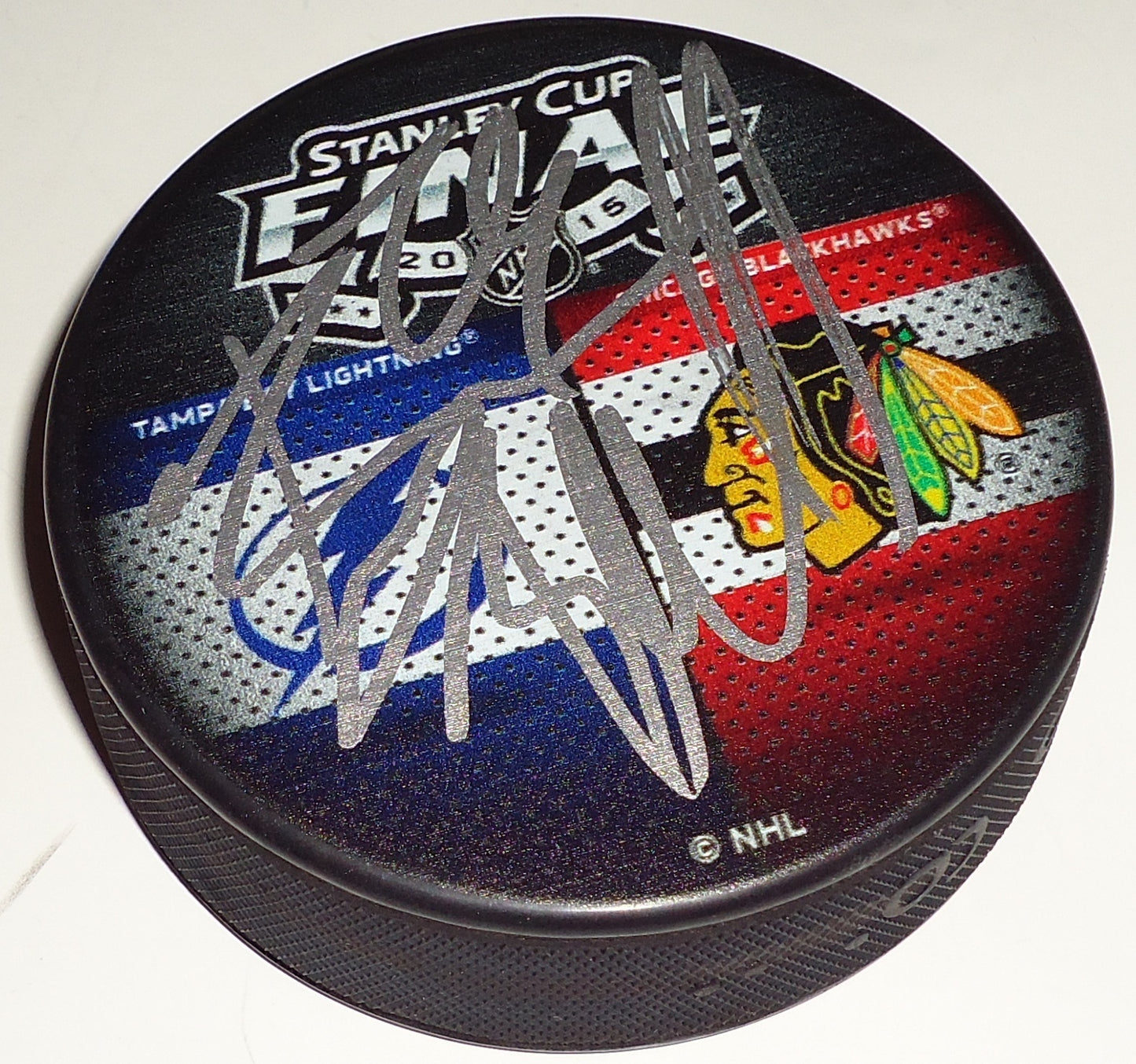 Brian Bickell signed 2015 Chicago Blackhawks vs Lighting finals puck w/coa