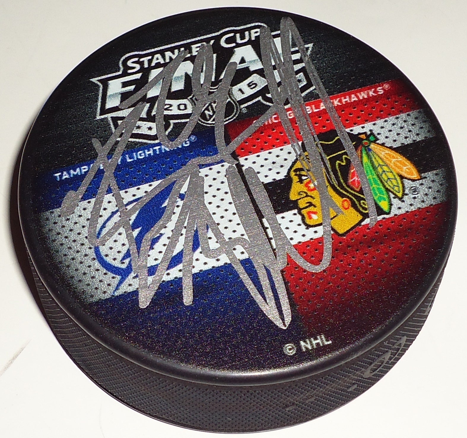 Brian Bickell signed 2015 Chicago Blackhawks vs Lighting finals puck w/coa