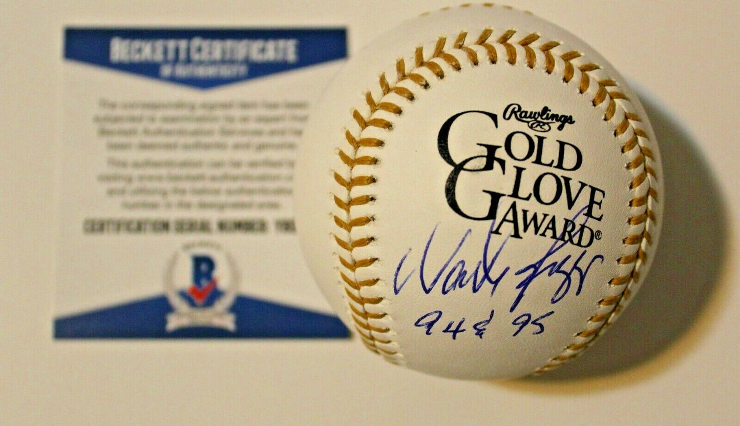 Wade Boggs Signed Official Gold Glove Baseball w/Beckett COA Y80289 Red Sox