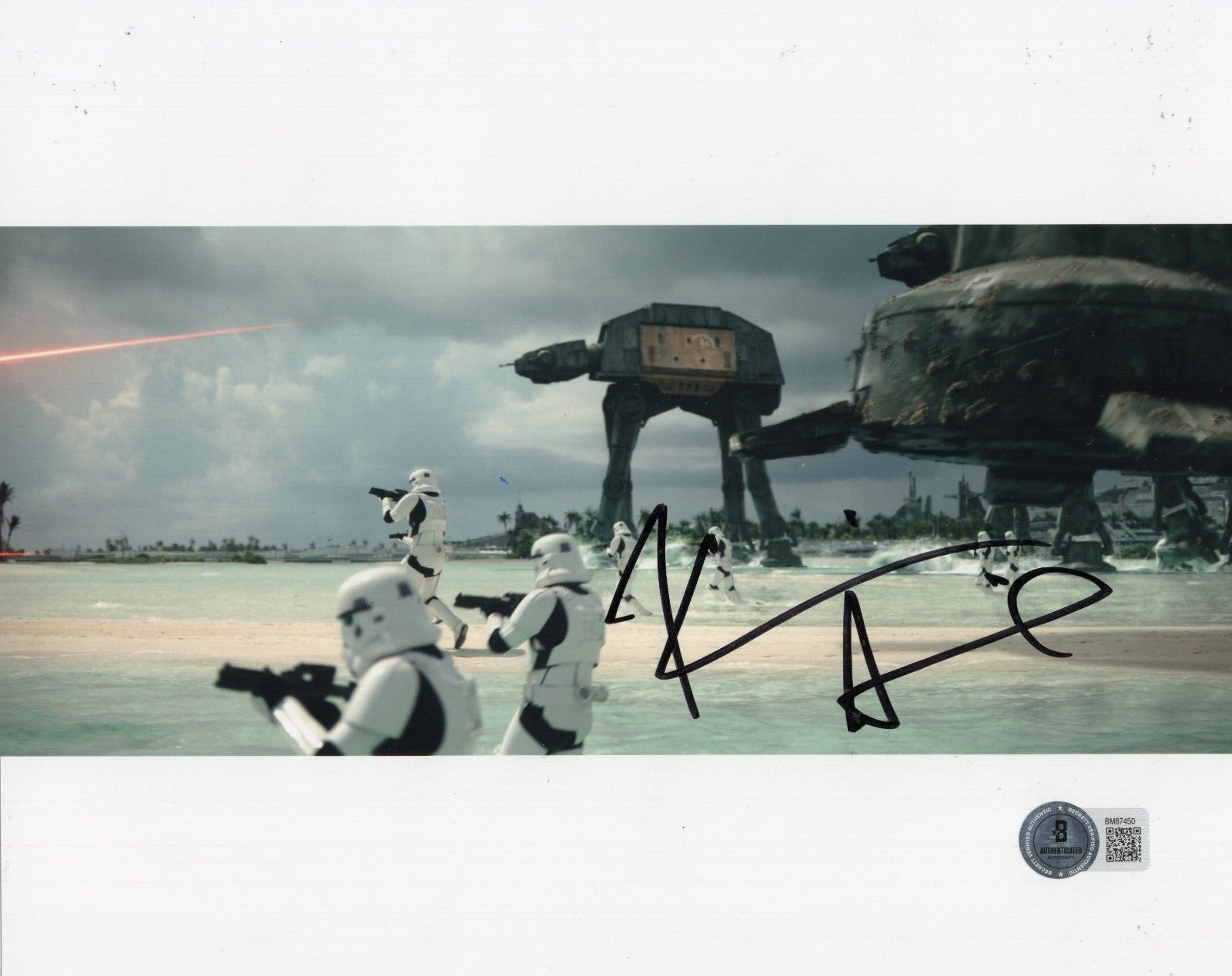Kevin Smith Star Wars Stormtrooper Signed 8x10 Photo w/Beckett COA BM87450
