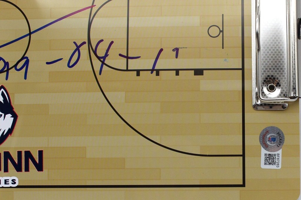 Jim Calhoun Signed UCONN Huskies Clipboard/Play w/Beckett COA BF87283