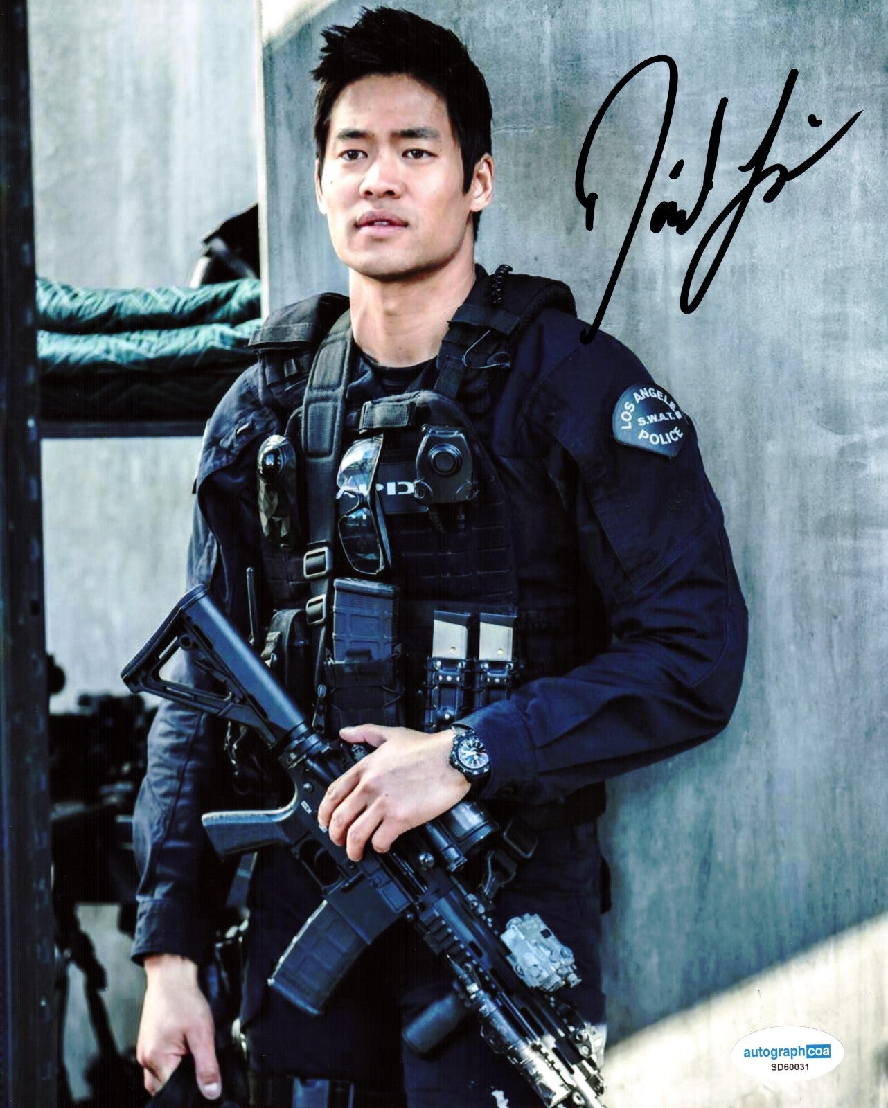 David Lim S.W.A.T. TV Show Victor Tran SWAT Signed 8x10 Photo w/ACOA SD60031